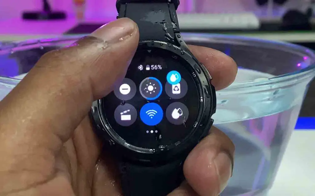 how to enable water lock mode on the galaxy watch 4