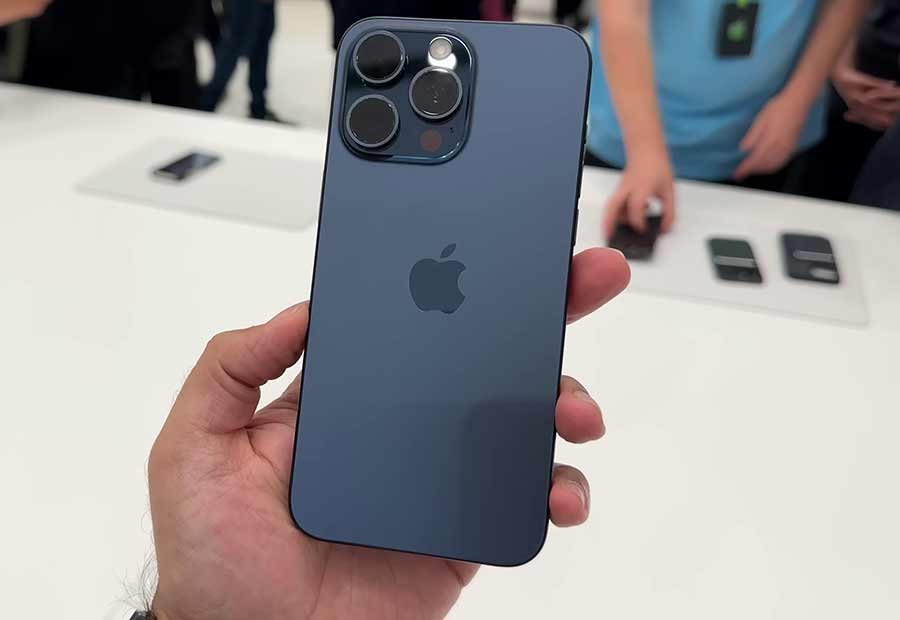 iPhone 15 pro max Titanium blue color